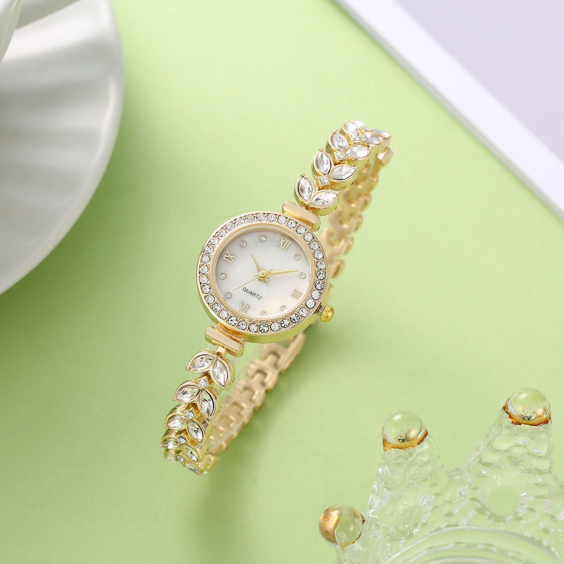 Relógio Feminino de Pulso com  - Luxury Watch Holder avaliação e preço